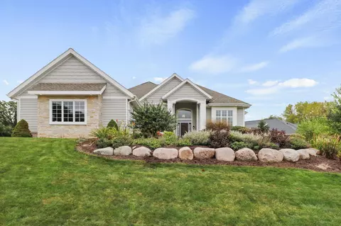 9801 Shadow Ridge Trl, Middleton, WI 53562