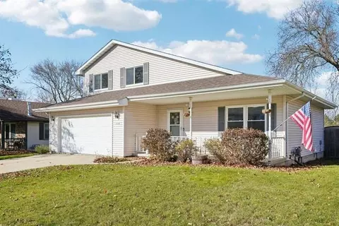 1614 Briarwood Ln, Hartford, WI 53027