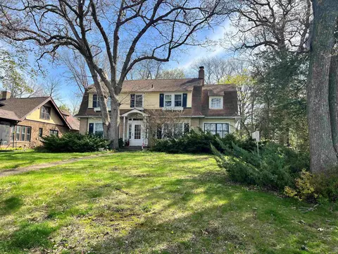 212 Lake Shore Dr, Lake Mills, WI 53551
