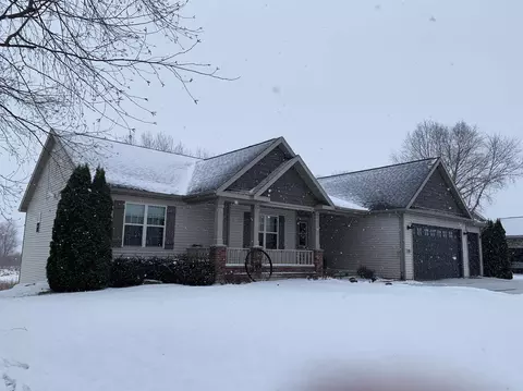 412 Vista Cir, Columbus, WI 53925