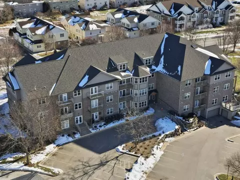 6701 Fairhaven Rd #305, Madison, WI 53719