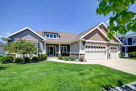 1115 Ireland Dr, Waunakee, WI 53597