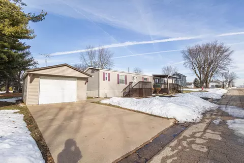 623 S Jackson St, Cuba City, WI 53807