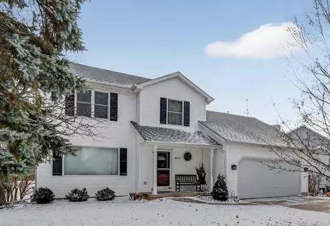 2925 Maple Run Dr, Madison, WI 53719