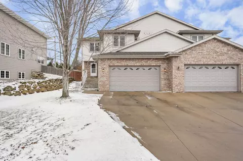 1033 Vista Ridge Dr, Mount Horeb, WI 53572