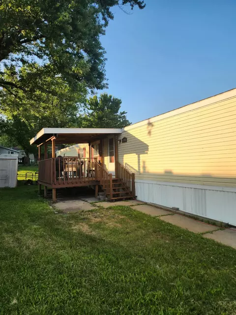 705 Pike Ln #21, Stoughton, WI 53589