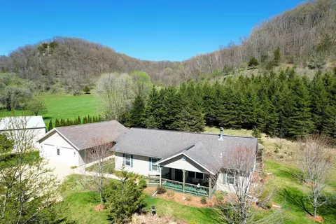 41498 S Sleepy Hollow Rd, Gays Mills, WI 54631