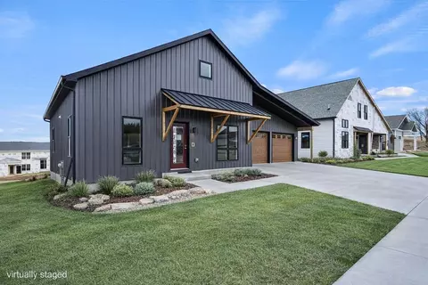 127 Lupine Ave, Poynette, WI 53955