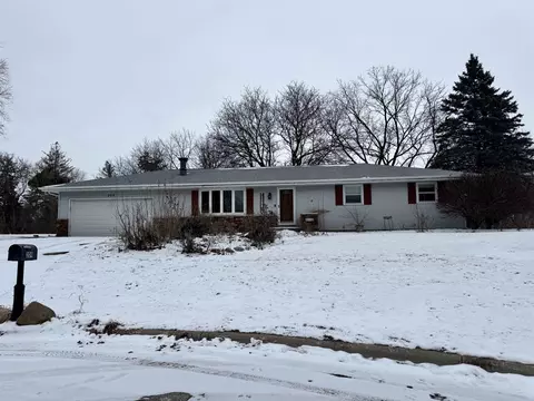 209 Hilltop Cir, Brooklyn, WI 53521