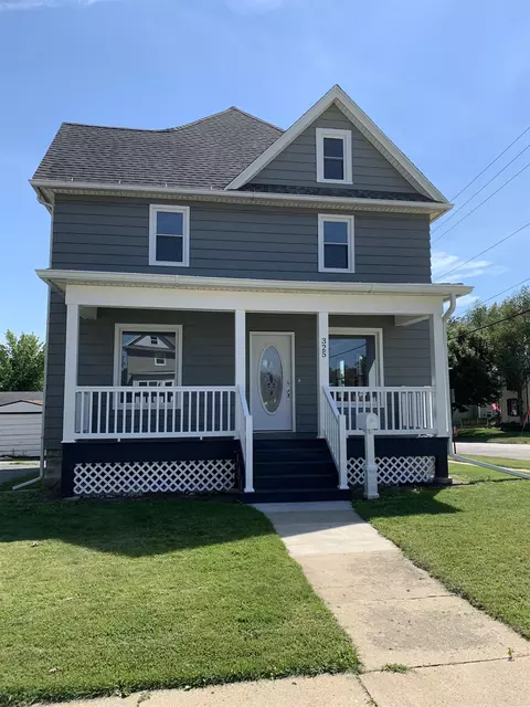 325 W Maple Ave, Beaver Dam, WI 53916