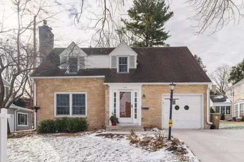 1106 Tumalo Trl, Madison, WI 53711