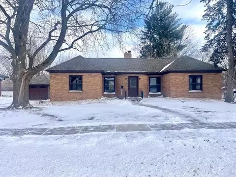 120 N Madison St, Evansville, WI 53536
