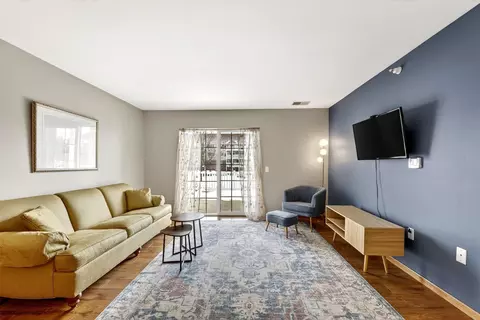 10 Kings Mill Cir #101, Madison, WI 53718