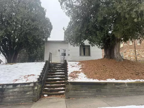 205 W Broadway St, Rock Springs, WI 53961