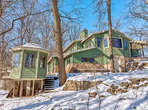 5601 Dahmen Dr, Waunakee, WI 53597