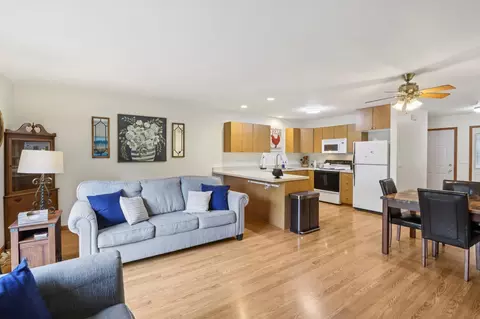 457 Bowlavard Ave #2, Belleville, WI 53508