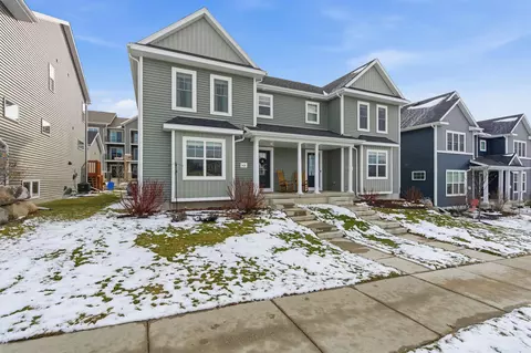 629 Hillcrest Dr, Waunakee, WI 53597