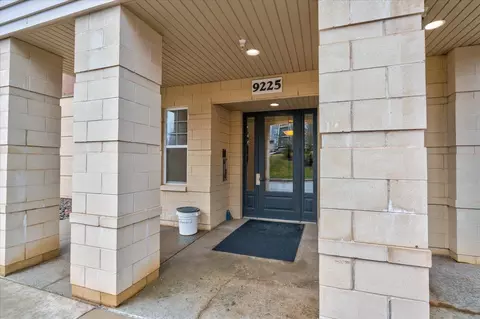 9225 Crosswinds Ln #304, Verona, WI 53593