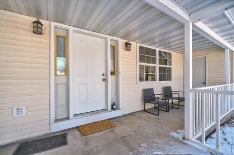 5215 Manitowoc Pkwy, Madison, WI 53705