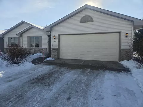 4242 Greenbriar Dr, Janesville, WI 53546