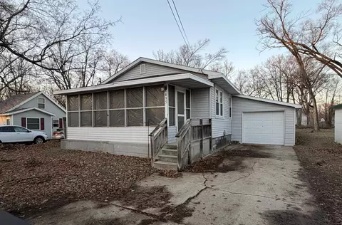 835 E Homeland Ct, Beloit, WI 53511