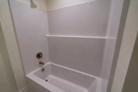 Bath - 4157 Fox Forest Way, Deforest, WI 53532 photo 7 of 8