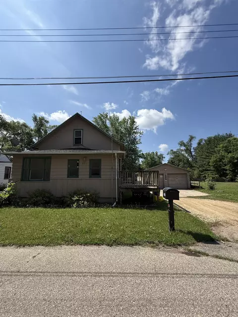 822 E Homeland Ct, Beloit, WI 53511