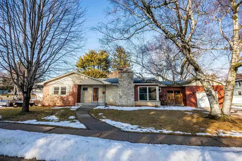308 W Division St, Dodgeville, WI 53533