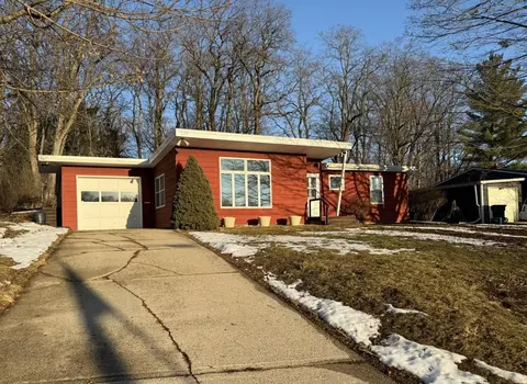 219 W Commerce St, Mineral Point, WI 53565