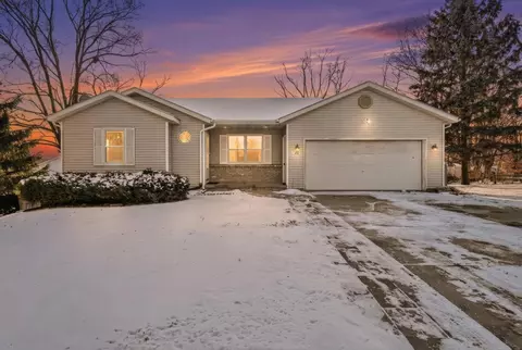 26 Geronimo Cir, Madison, WI 53713
