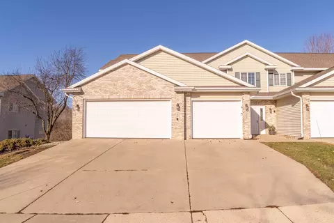 205 Parador Pl, Cottage Grove, WI 53527