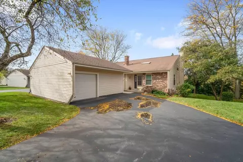 636 Westridge Dr, West Bend, WI 53095