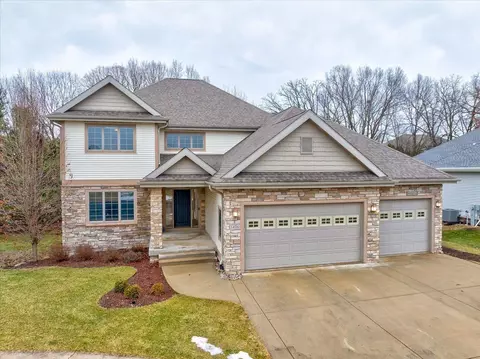 1406 Emerald Ct, Waunakee, WI 53597