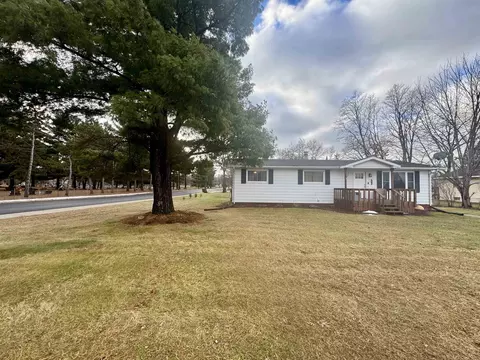 560 Elm St, Muscoda, WI 53573