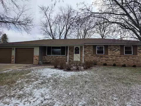 385 S Woodland Dr, Whitewater, WI 53190