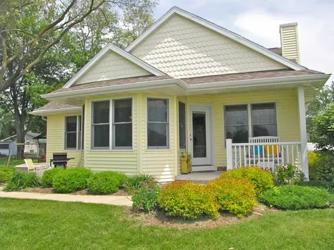 557 Gold St #401, Green Lake, WI 54941