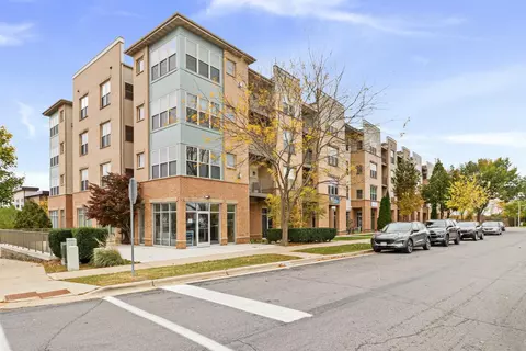 8201 Mayo Dr #204, Madison, WI 53719