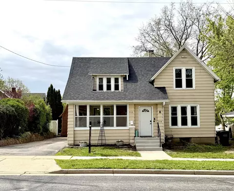 318 N 3rd St, Fort Atkinson, WI 53538