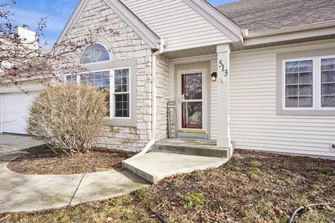 513 Bridlewood Ln, Watertown, WI 53094