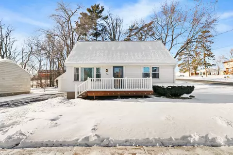 321 W Mulberry St, Baraboo, WI 53913