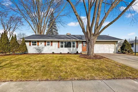 5110 Sherven Dr, Madison, WI 53716
