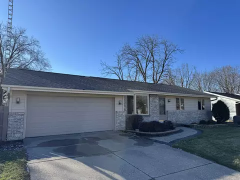 3730 Park View Dr, Janesville, WI 53546