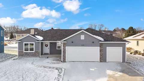 1035 Bluegrass Trl, Waterloo, WI 53594