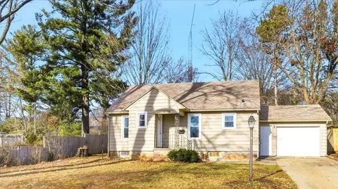 409 11th St, Baraboo, WI 53913