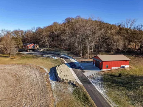 s11798 County Road G, Spring Green, WI 53588