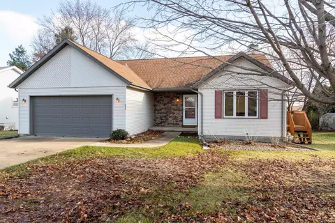 850 N Perry Pkwy, Oregon, WI 53575