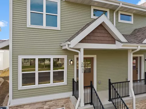 2811 Crinkle Root Dr, Fitchburg, WI 53711