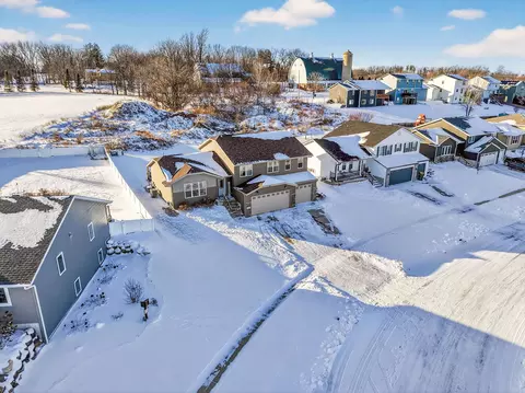 585 Falk Dr, Edgerton, WI 53534