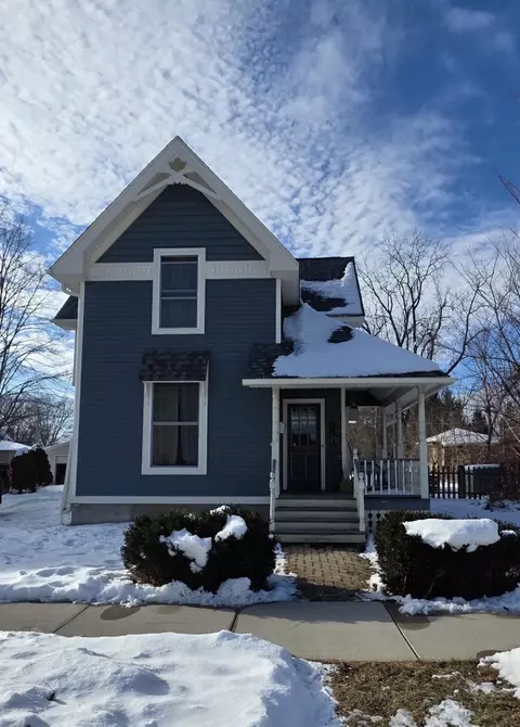 221 S 2nd St, Evansville, WI 53536