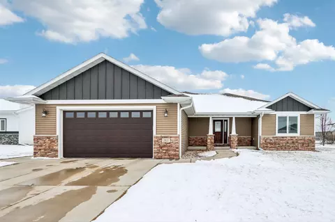 2021 Goldfinch Ln, Sauk City, WI 53583